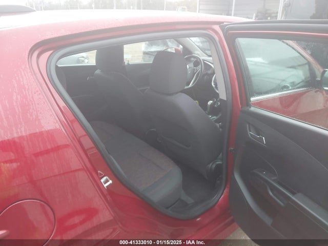 Chevrolet Sonic Lt Auto 2018 1G1JD6SH0J4116915 Image 8