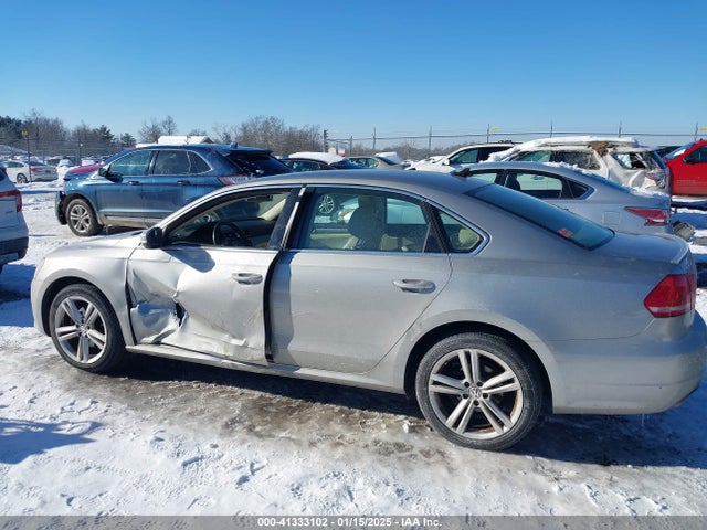 Volkswagen Passat 2014 1VWBP7A37EC011358 Image 14