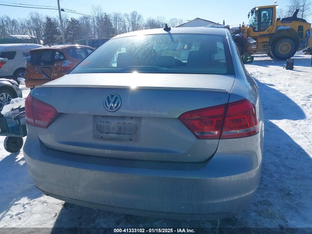 Volkswagen Passat 2014 1VWBP7A37EC011358 Image 16