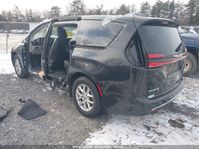 2022 CHRYSLER PACIFICA 2C4RC1BG3NR128860 Photo 2