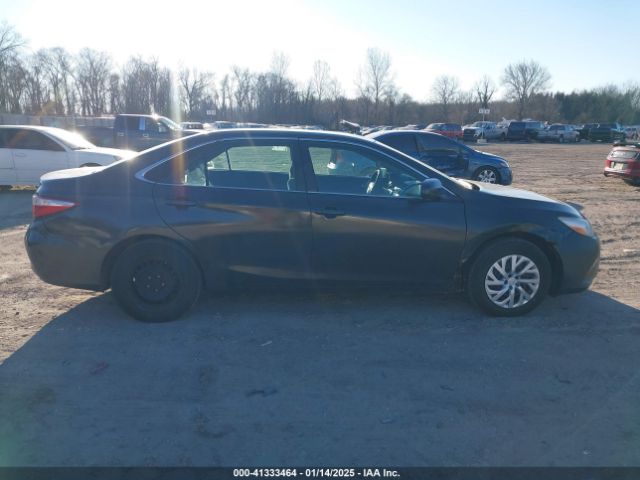 4T1BD1FKXFU161240 Toyota Camry Hybrid Le