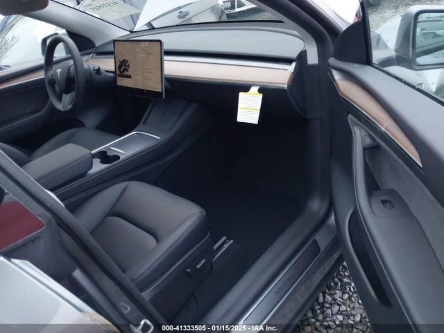 7SAYGDEE3SF268087 Tesla Model Y Long Range Dual Motor All-wheel Drive