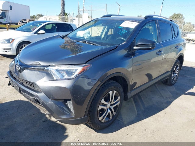 JTMZFREV7JJ727520 Toyota RAV4 LE
