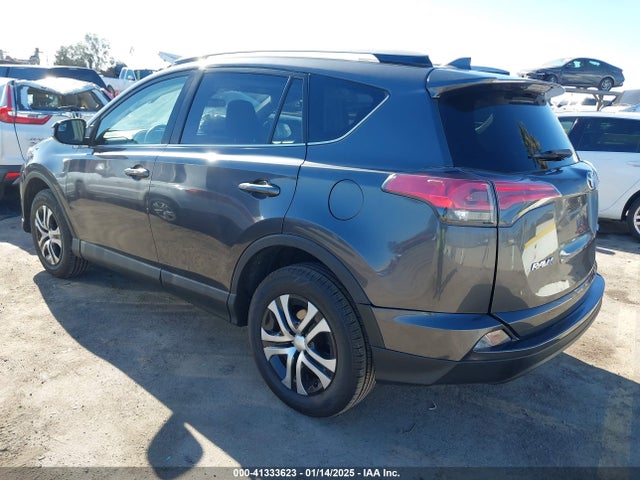 JTMZFREV7JJ727520 Toyota RAV4 LE