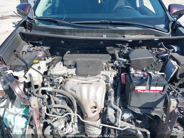 2T3RFREV2JW840776 Toyota Rav4 Adventure/xle
