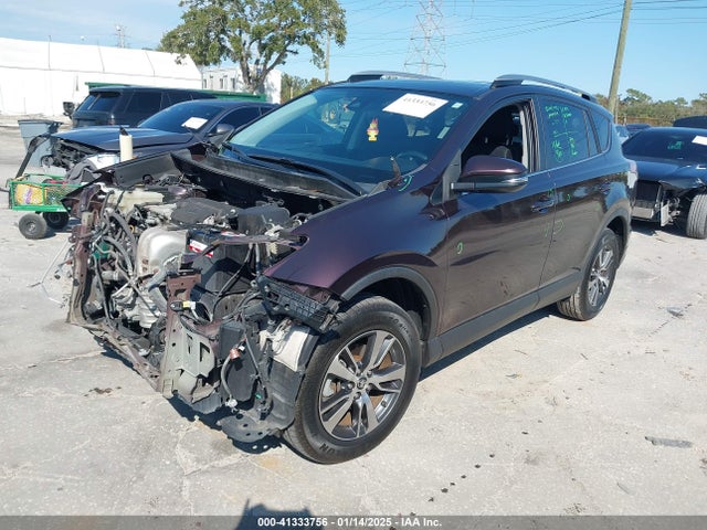 2T3RFREV2JW840776 Toyota Rav4 Adventure/xle