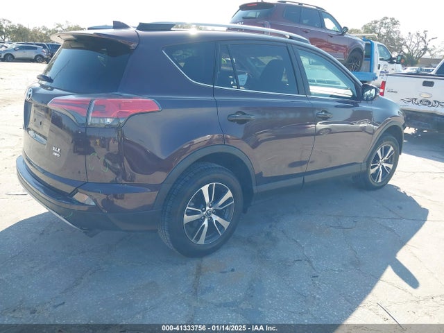 2T3RFREV2JW840776 Toyota Rav4 Adventure/xle