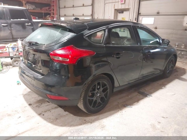 Ford FOCUS SE 2016 1FADP3K29GL311924 Image 4