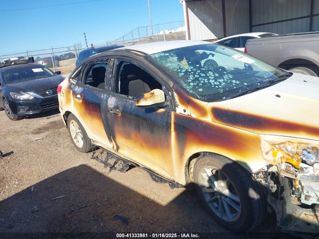 Ford FOCUS SE 2018 1FADP3F24JL328616 Image 11