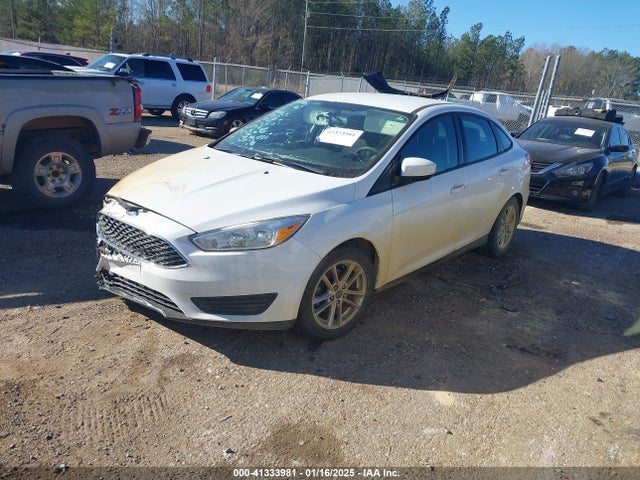 Ford FOCUS SE 2018 1FADP3F24JL328616 Image 2