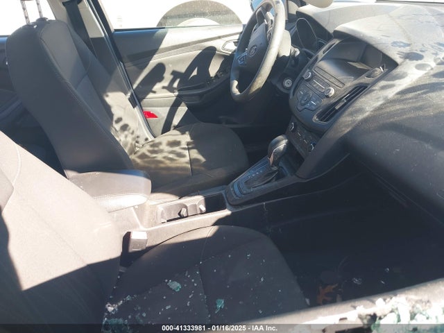 Ford FOCUS SE 2018 1FADP3F24JL328616 Image 5