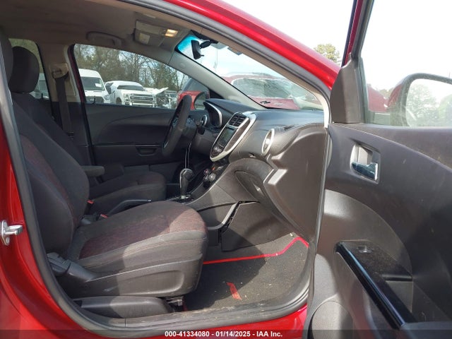 Chevrolet Sonic Lt Auto 2018 1G1JD5SH8J4113142 Image 5