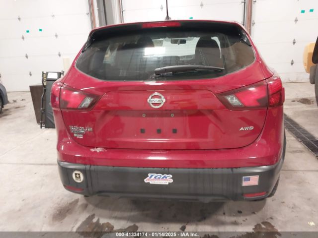 JN1BJ1CR3JW258990 Nissan Rogue Sport S