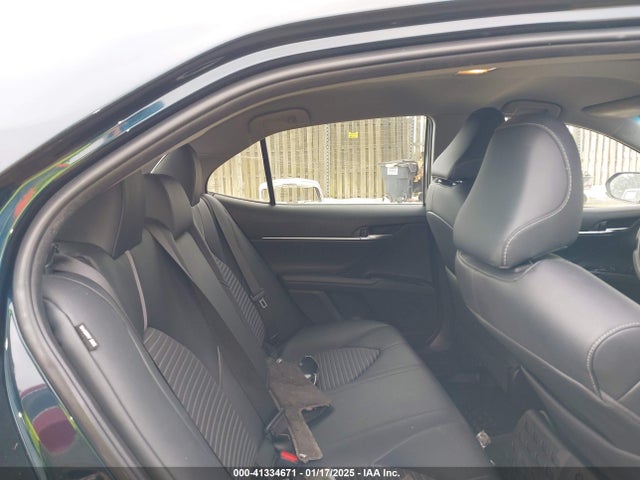 4T1B11HK9JU647388 Toyota CAMRY SE