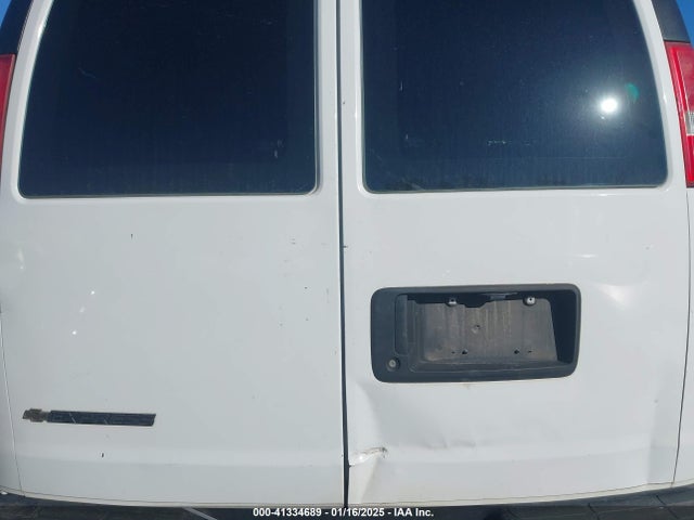 Chevrolet Express 2500 Work Van 2017 1GCWGAFF7H1137885 Image 16