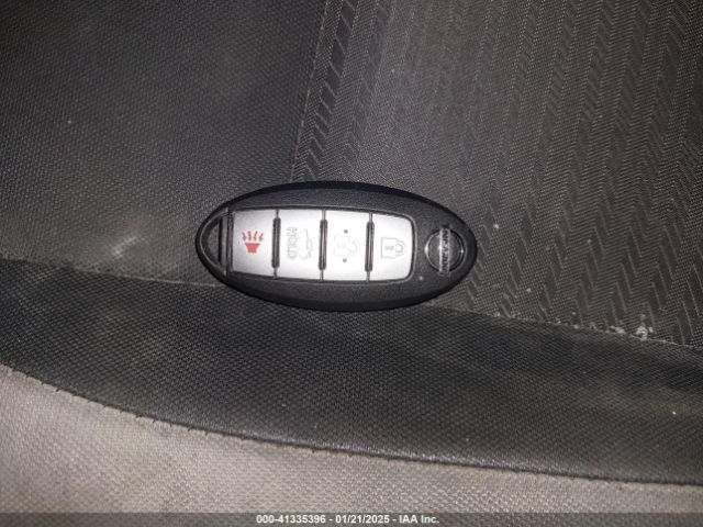 3N1CN8EV4ML876549 Nissan Versa