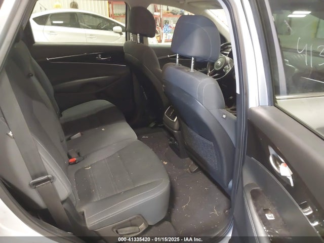 5XYPGDA56HG221037 KIA Sorento 3.3l Lx