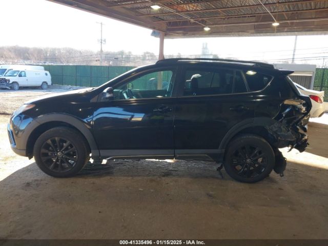 2T3RFREVXJW779144 Toyota Rav4 Adventure/xle