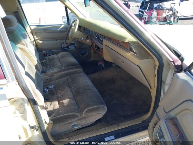 1985 LINCOLN TOWN CAR 1LNBP96F0FY770483 Photo 4