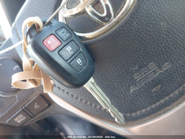Toyota Rav4 Xle 2017 JTMWFREV3HJ117756 Image 11