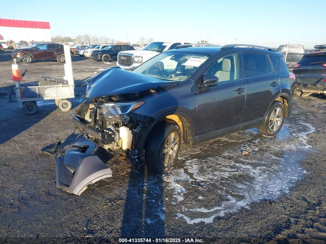 Toyota Rav4 Xle 2017 JTMWFREV3HJ117756 Image 2
