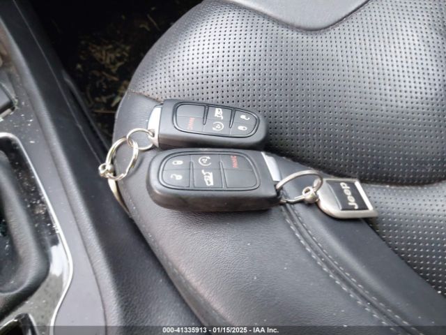 1C4PJMDN1KD180688 Jeep Cherokee Limited 4x4