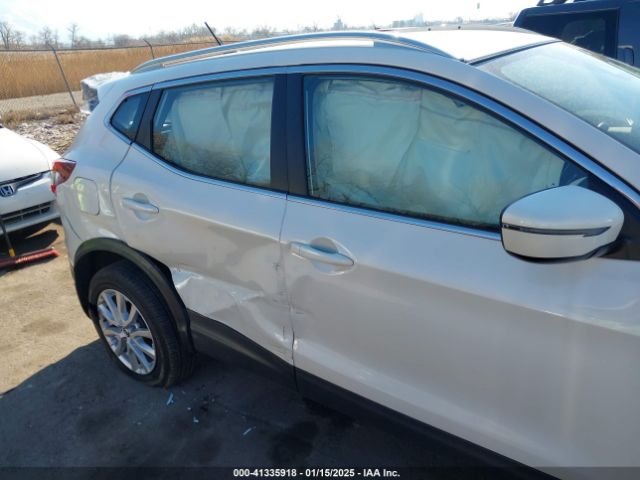 JN1BJ1BW9MW668107 Nissan Rogue Sport Sv Awd Xtronic Cvt