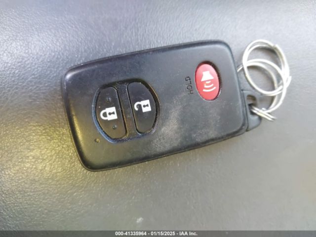 JTDZN3EUXEJ005908 Toyota Prius V Five