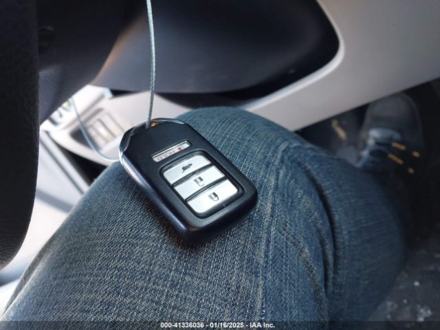 5FNYF6H10KB068210 Honda PILOT LX