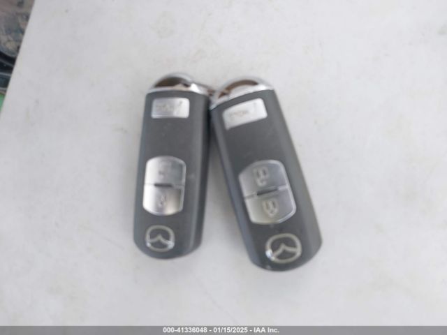 JM1BM1L77E1117166 Mazda MAZDA3