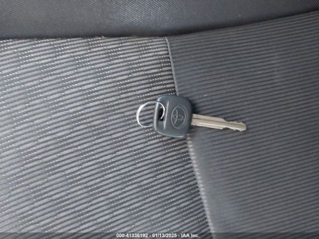 VNKKTUD32FA034446 Toyota YARIS L