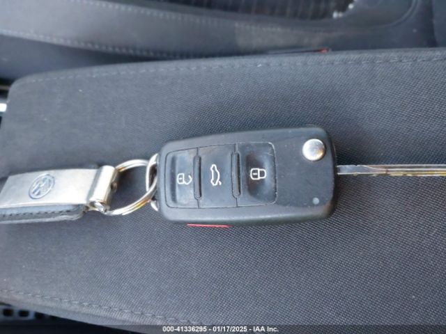 3VWVT7AT9EM661347 Volkswagen Beetle 2.0t R-line