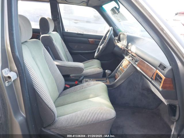 1983 MERCEDES-BENZ 300 WDBCB20A8DB047491 Photo 4