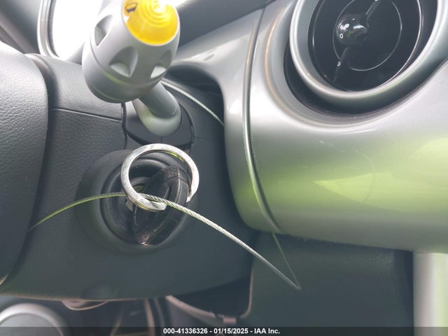 2006 MINI COOPER WMWRF33526TF64142 Photo 10