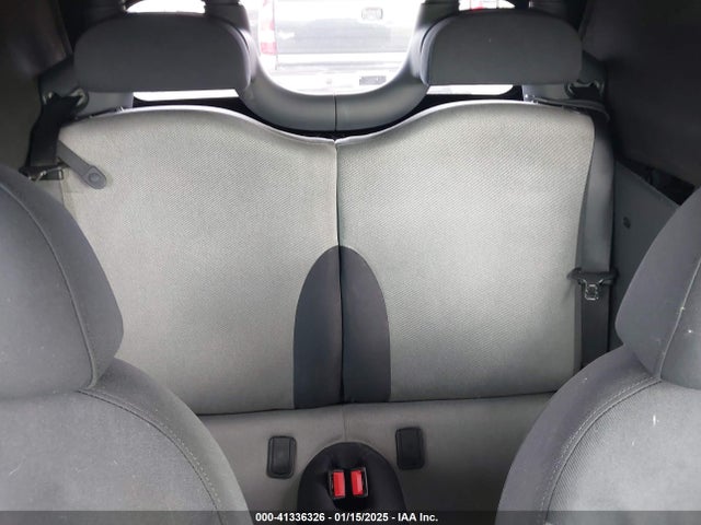 2006 MINI COOPER WMWRF33526TF64142 Photo 7