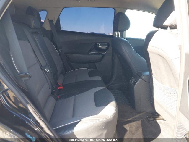 KNDCC3LG9N5138595 KIA Niro