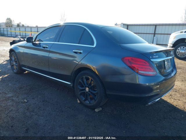 2016 MERCEDES-BENZ C 300 55SWF4KB9GU134854 Photo 2