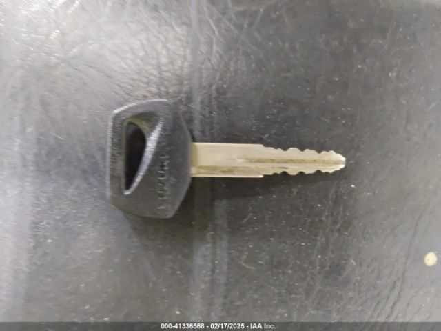 2005 SUZUKI M50 JS1VS56A752103984 Photo 10