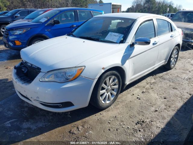 2013 CHRYSLER 200 1C3CCBCG0DN556525 Photo 1