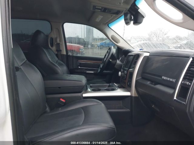 1C6RR7NT3JS117772 RAM 1500 Laramie  4x4 5'7 Box