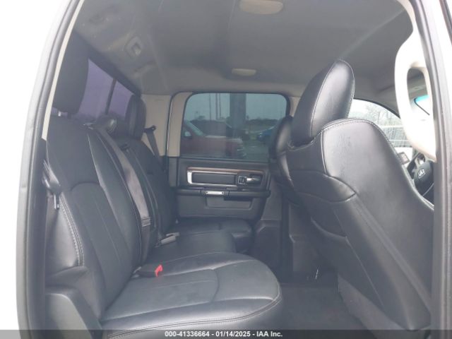 1C6RR7NT3JS117772 RAM 1500 Laramie  4x4 5'7 Box