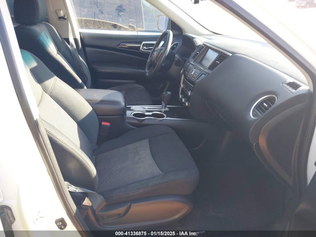 5N1DR2MN1JC610025 Nissan Pathfinder Sv