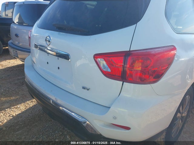 5N1DR2MN1JC610025 Nissan Pathfinder Sv