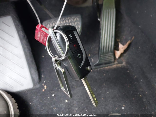 Toyota RAV4 LE 2019 2T3H1RFVXKW049115 Image 11