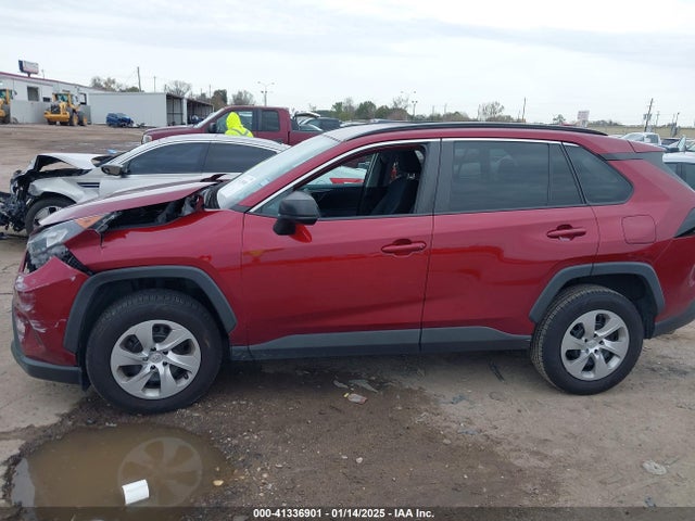 Toyota RAV4 LE 2019 2T3H1RFVXKW049115 Image 14