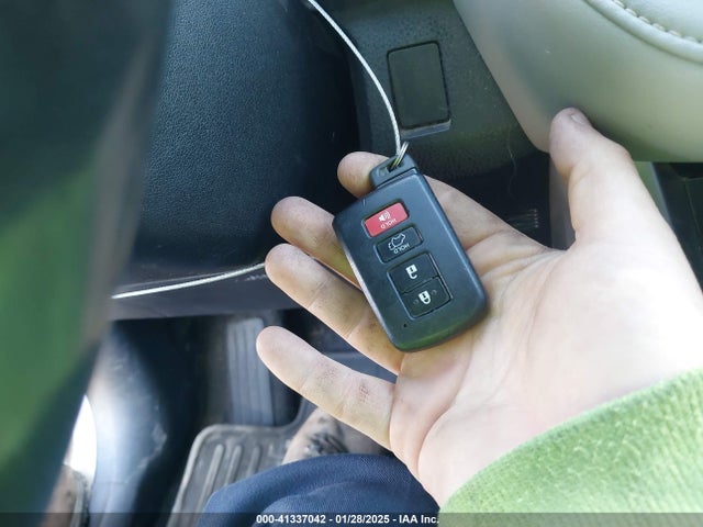 Toyota Rav4 Xle 2017 JTMWFREV1HD101893 Image 11