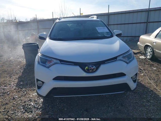Toyota Rav4 Xle 2017 JTMWFREV1HD101893 Image 13