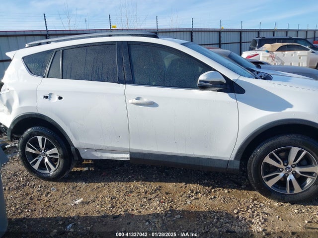 Toyota Rav4 Xle 2017 JTMWFREV1HD101893 Image 14