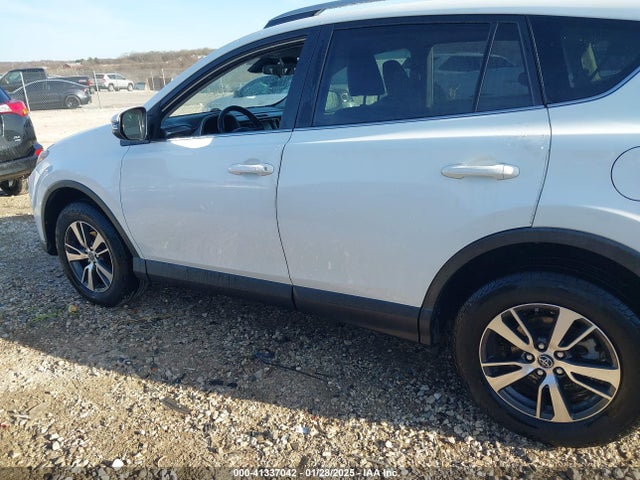 Toyota Rav4 Xle 2017 JTMWFREV1HD101893 Image 15