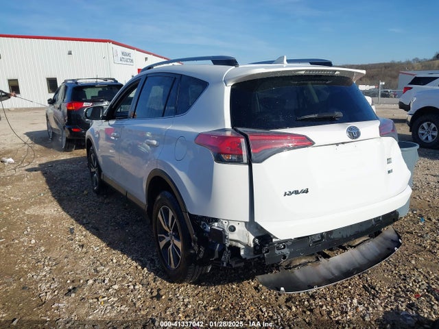 Toyota Rav4 Xle 2017 JTMWFREV1HD101893 Image 3